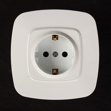 Tripolor socket